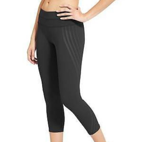 Athleta Pants - Athleta Gel Sonar Capris size L Black